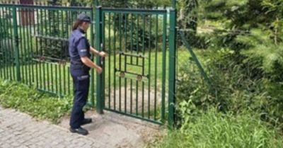Pomoc i poradę można uzyskać od dzielnicowego, opiekującego się terenem na którym znajduje się działka